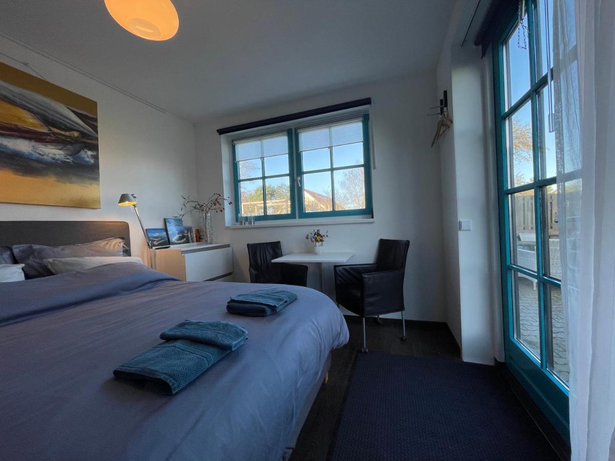 Oosterend  Vrijplaats Bed & Breakfast エクステリア 写真